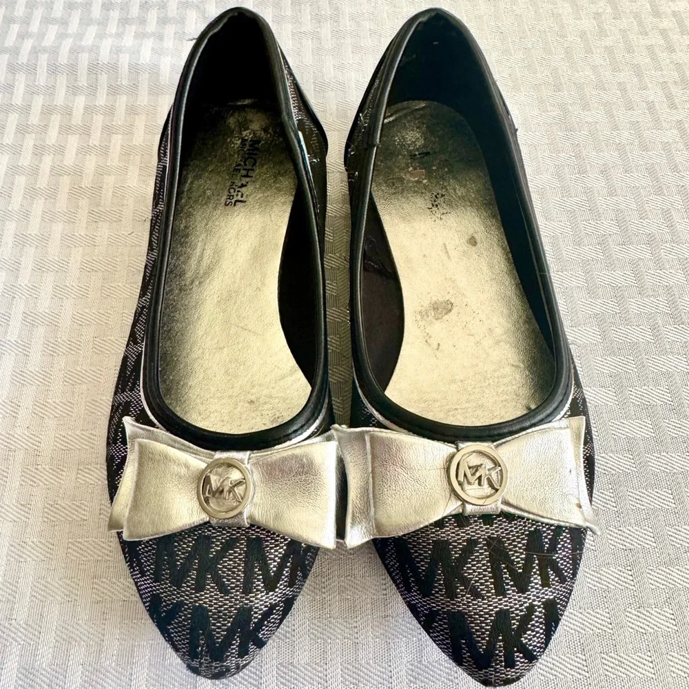 Michael Kors Luana Silver Lurex MK Logo Bow Ballet Flats Girls Kids Size 13